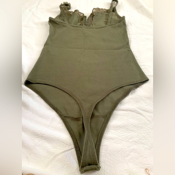 Abercrombie & Fitch bodysuits - Picture 3 of 4